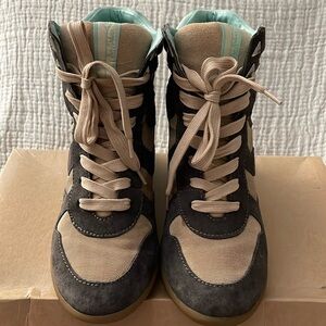 Sam Edelman Bennett Suede Wedge Sneaker Size 8 worn twice, excellent conditions